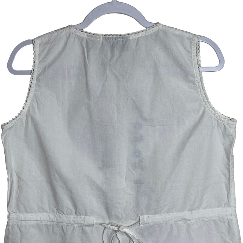 New Direction Floral Embroidered White Top Crochet Sleeveless Button Up Size M - Picture 7 of 10